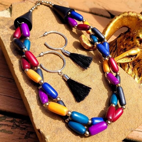 Retro Handcrafted Wooden Multicolor Beaded Statement Necklace - Picture 4 of 12